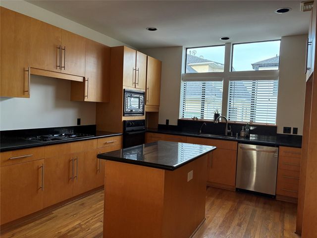 6320 Haskell Street A, Houston, TX 77007