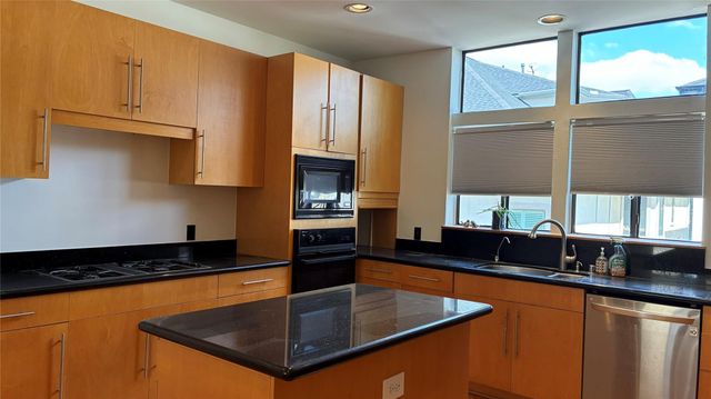 6320 Haskell Street A, Houston, TX 77007