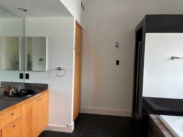 6320 Haskell Street A, Houston, TX 77007