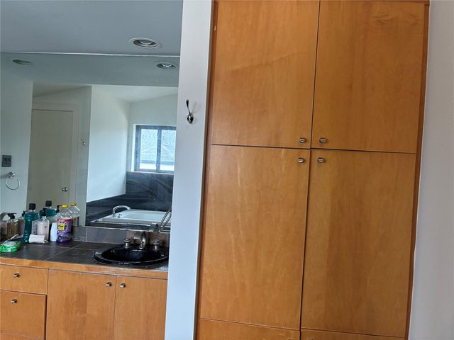6320 Haskell Street A, Houston, TX 77007