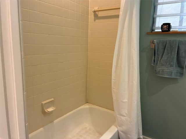 6320 Haskell Street A, Houston, TX 77007