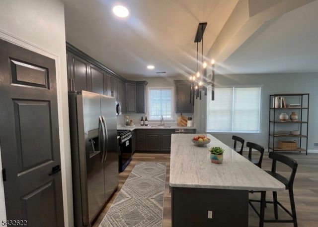 6 Weybourne Ln, White Twp., NJ 07823