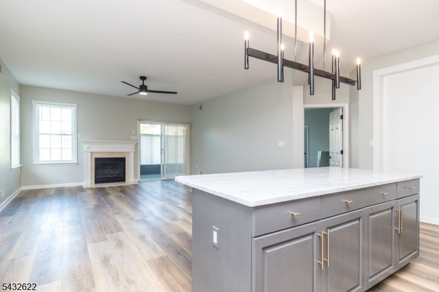 6 Weybourne Ln, White Twp., NJ 07823
