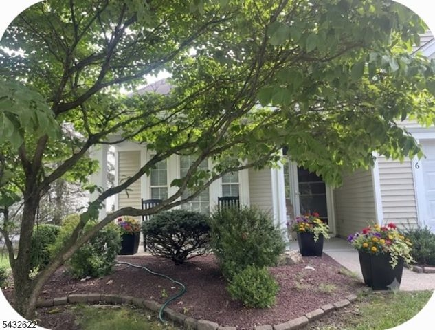 6 Weybourne Ln, White Twp., NJ 07823