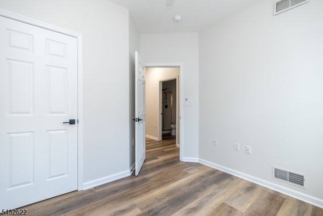 6 Weybourne Ln, White Twp., NJ 07823