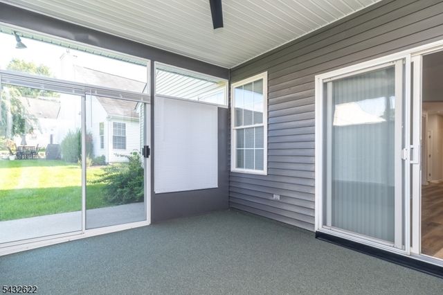 6 Weybourne Ln, White Twp., NJ 07823