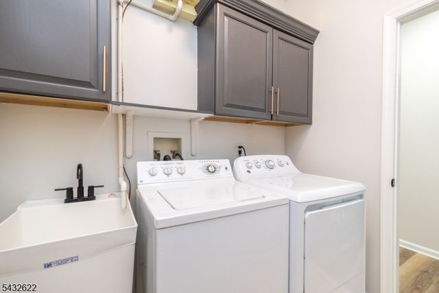 6 Weybourne Ln, White Twp., NJ 07823