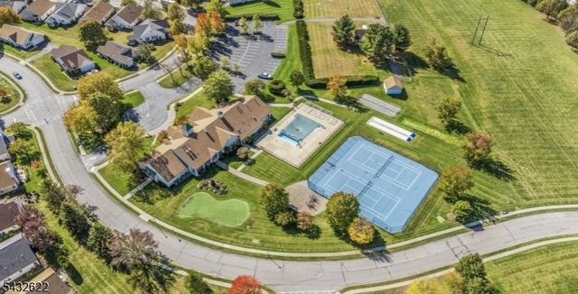 6 Weybourne Ln, White Twp., NJ 07823