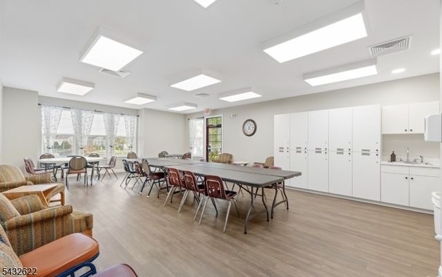 6 Weybourne Ln, White Twp., NJ 07823