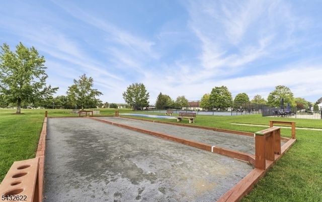 6 Weybourne Ln, White Twp., NJ 07823