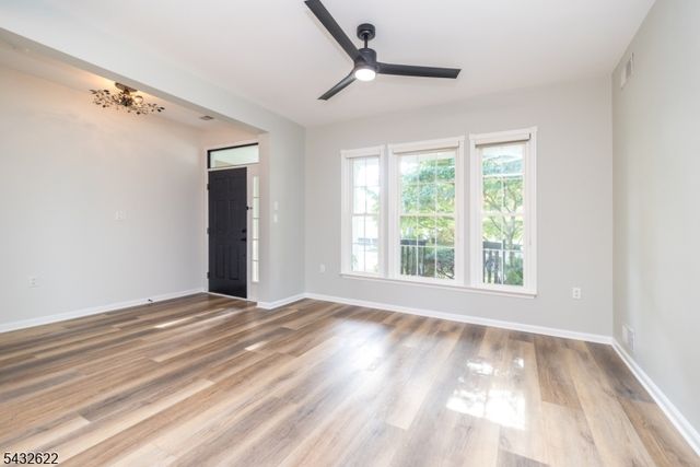 6 Weybourne Ln, White Twp., NJ 07823