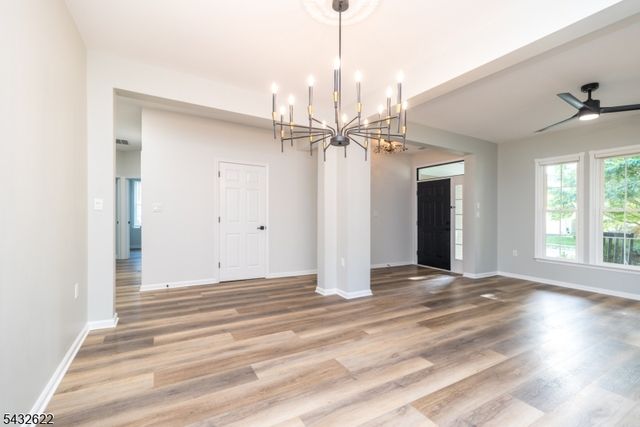 6 Weybourne Ln, White Twp., NJ 07823