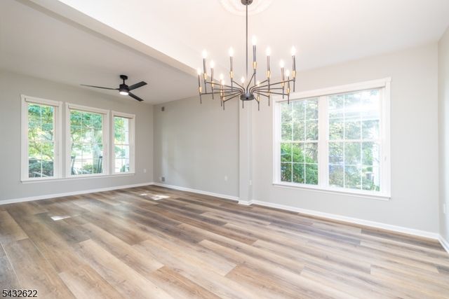 6 Weybourne Ln, White Twp., NJ 07823