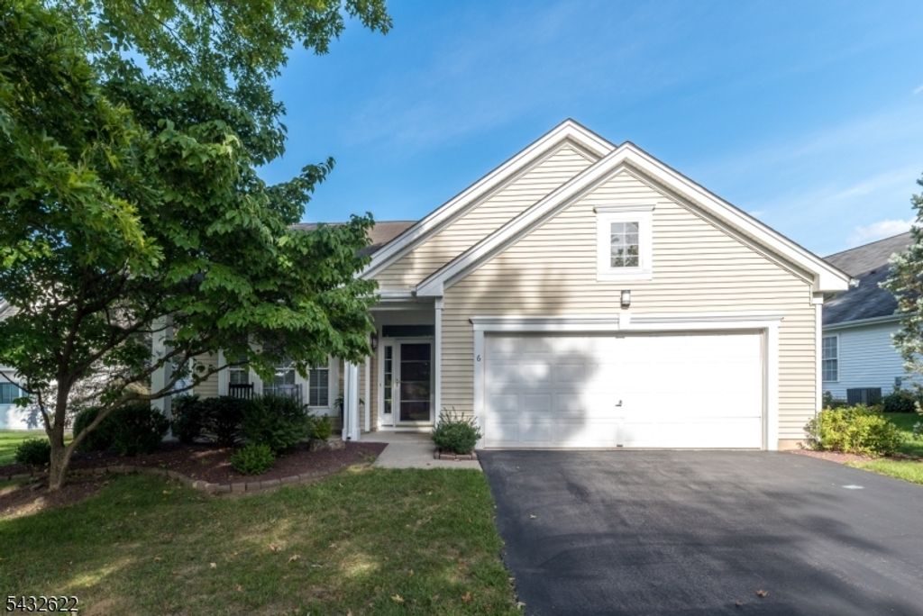 6 Weybourne Ln, White Twp., NJ 07823
