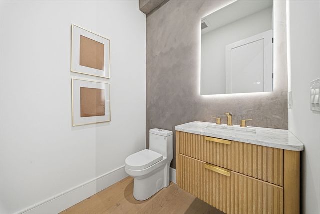 28 Chandler Pl, Newton, MA 02464