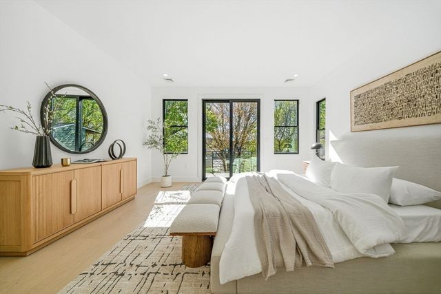 28 Chandler Pl, Newton, MA 02464