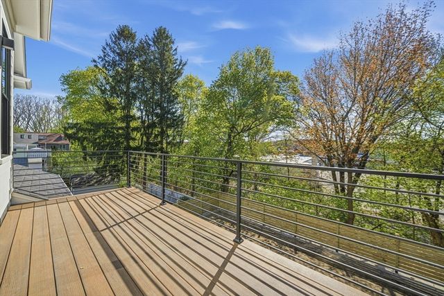 28 Chandler Pl, Newton, MA 02464