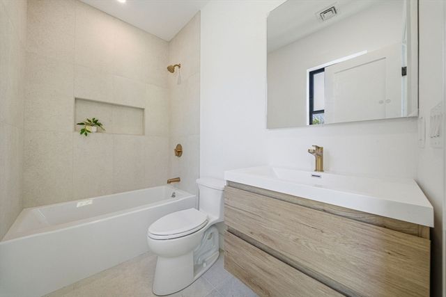 28 Chandler Pl, Newton, MA 02464
