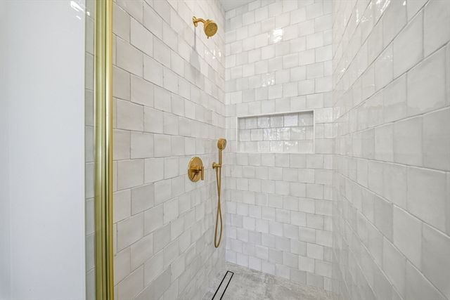 28 Chandler Pl, Newton, MA 02464