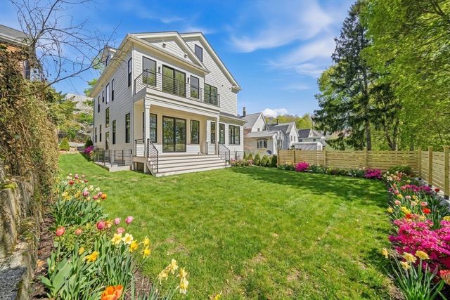 28 Chandler Pl, Newton, MA 02464