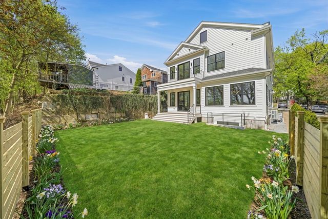 28 Chandler Pl, Newton, MA 02464