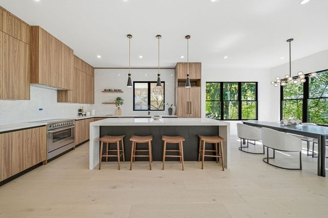 28 Chandler Pl, Newton, MA 02464