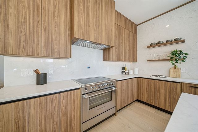 28 Chandler Pl, Newton, MA 02464