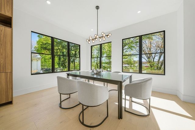 28 Chandler Pl, Newton, MA 02464