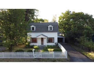 1008 JUNE St, Hood River, OR 97031