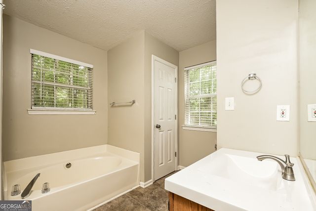 100 Woodcrest Way, Mcdonough, GA 30253