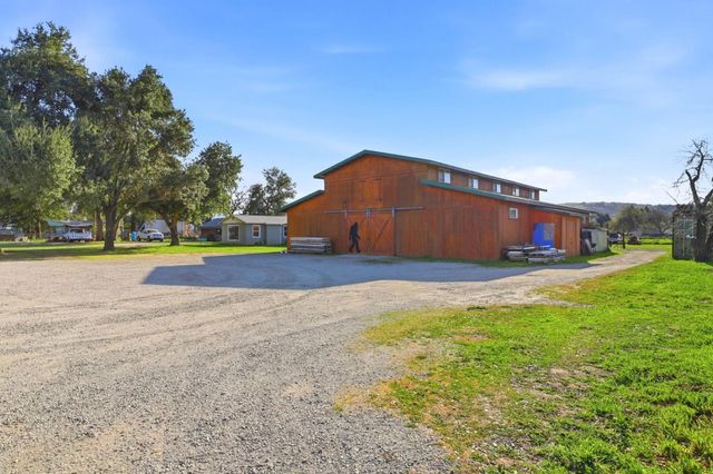 13805 Colony Avenue, San Martin, CA 95046