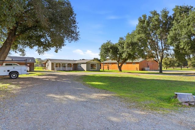 13805 Colony Avenue, San Martin, CA 95046