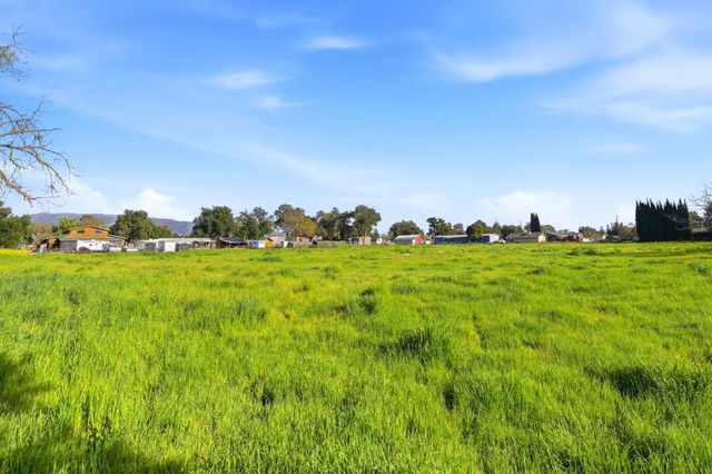 13805 Colony Avenue, San Martin, CA 95046