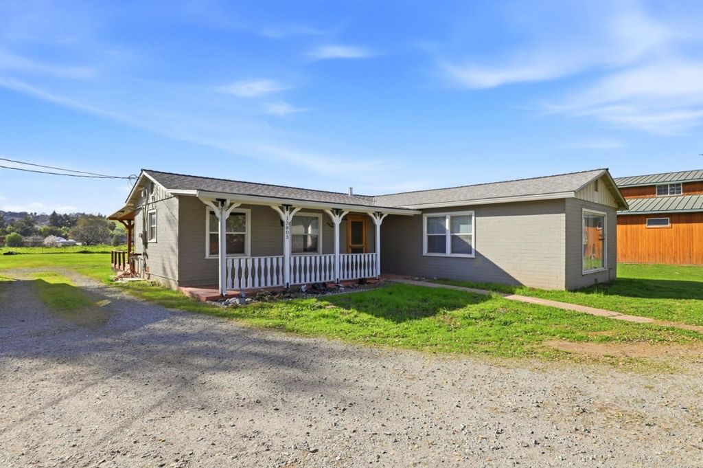 13805 Colony Avenue, San Martin, CA 95046