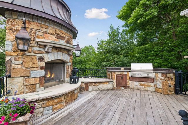 28028 Woodside Road, Shorewood, MN 55331