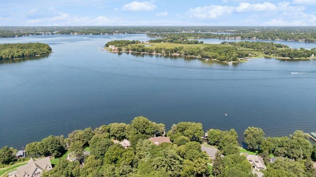 28028 Woodside Road, Shorewood, MN 55331