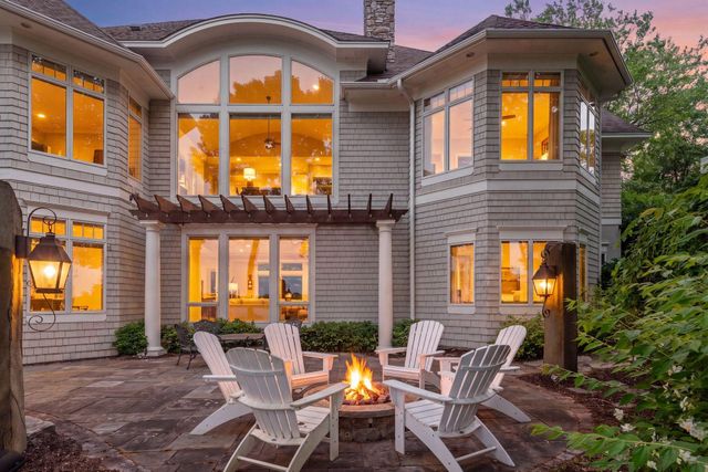 28028 Woodside Road, Shorewood, MN 55331