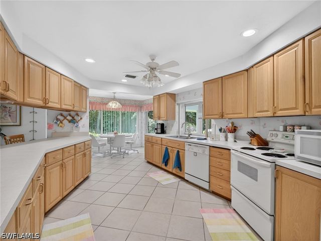2278 ROYAL LN, Naples, FL 34112
