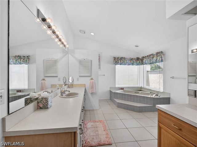 2278 ROYAL LN, Naples, FL 34112
