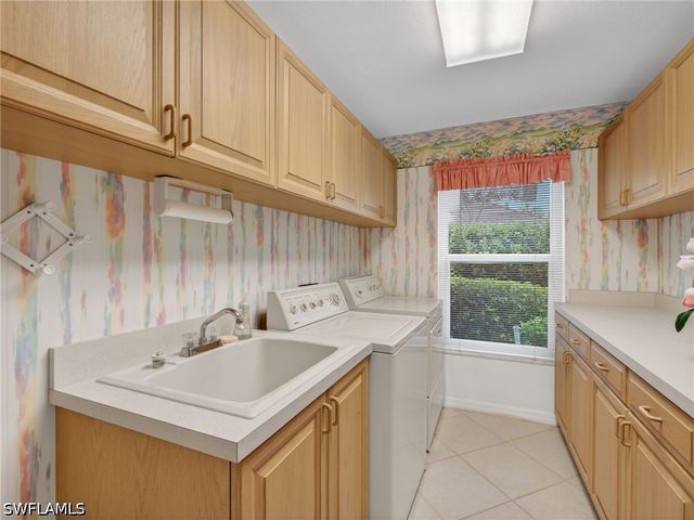 2278 ROYAL LN, Naples, FL 34112