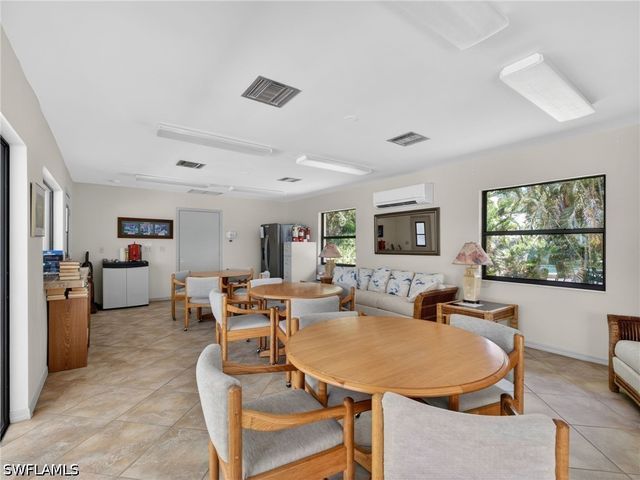 2278 ROYAL LN, Naples, FL 34112