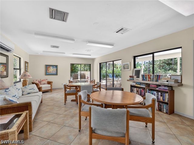 2278 ROYAL LN, Naples, FL 34112