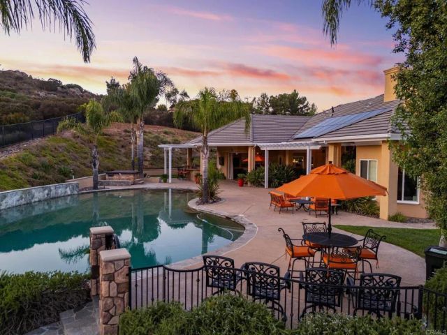 2772 Firebrand Drive, Alpine, CA 91901