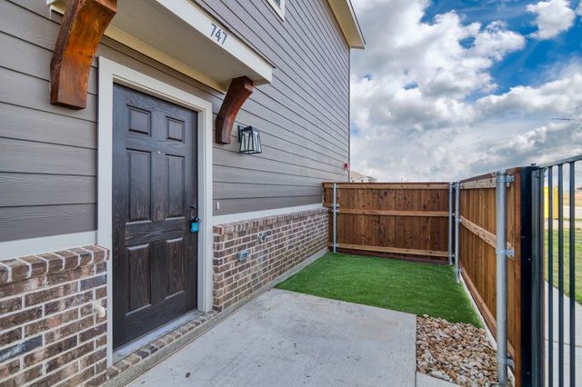 747 Harvest Moon Drive, Venus, TX 76084