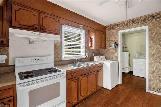 1203 Curtis Street, Greensboro, NC 27406