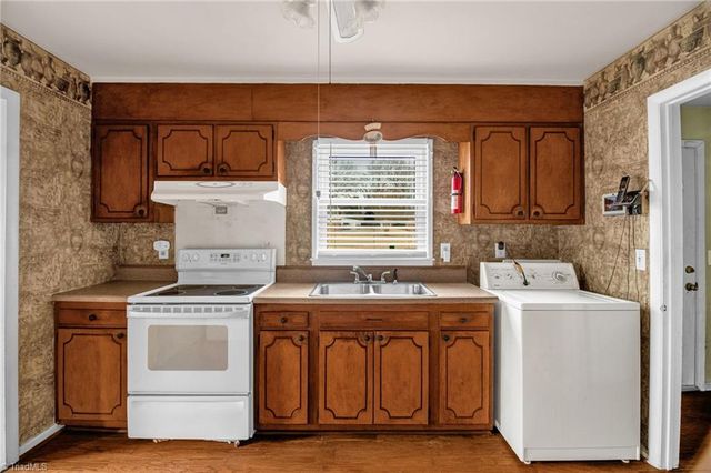 1203 Curtis Street, Greensboro, NC 27406