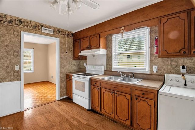 1203 Curtis Street, Greensboro, NC 27406