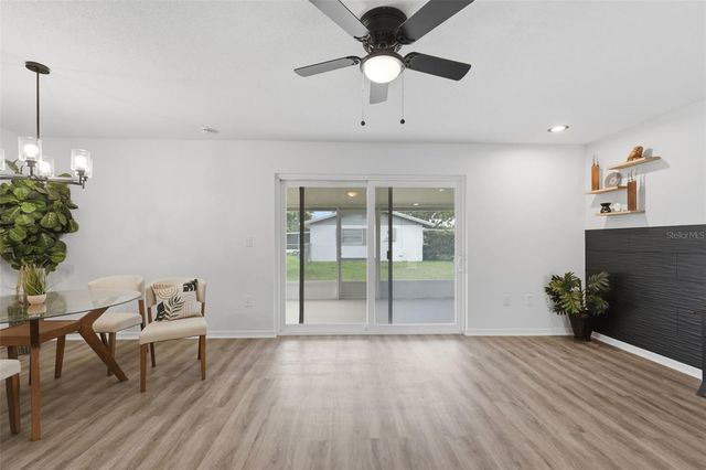 525 E ROBERTS STREET, Orange City, FL 32763