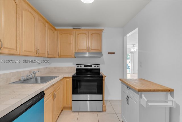 8101 SW 72nd Ave 123W, Miami, FL 33143