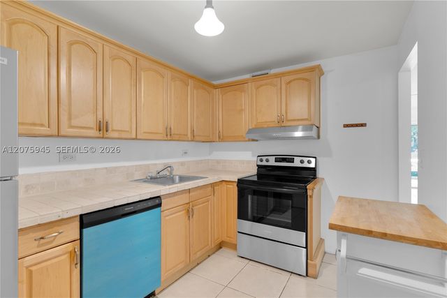 8101 SW 72nd Ave 123W, Miami, FL 33143